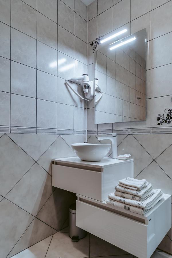 Sobe "Ela" Bed & Breakfast Fuzine Ngoại thất bức ảnh