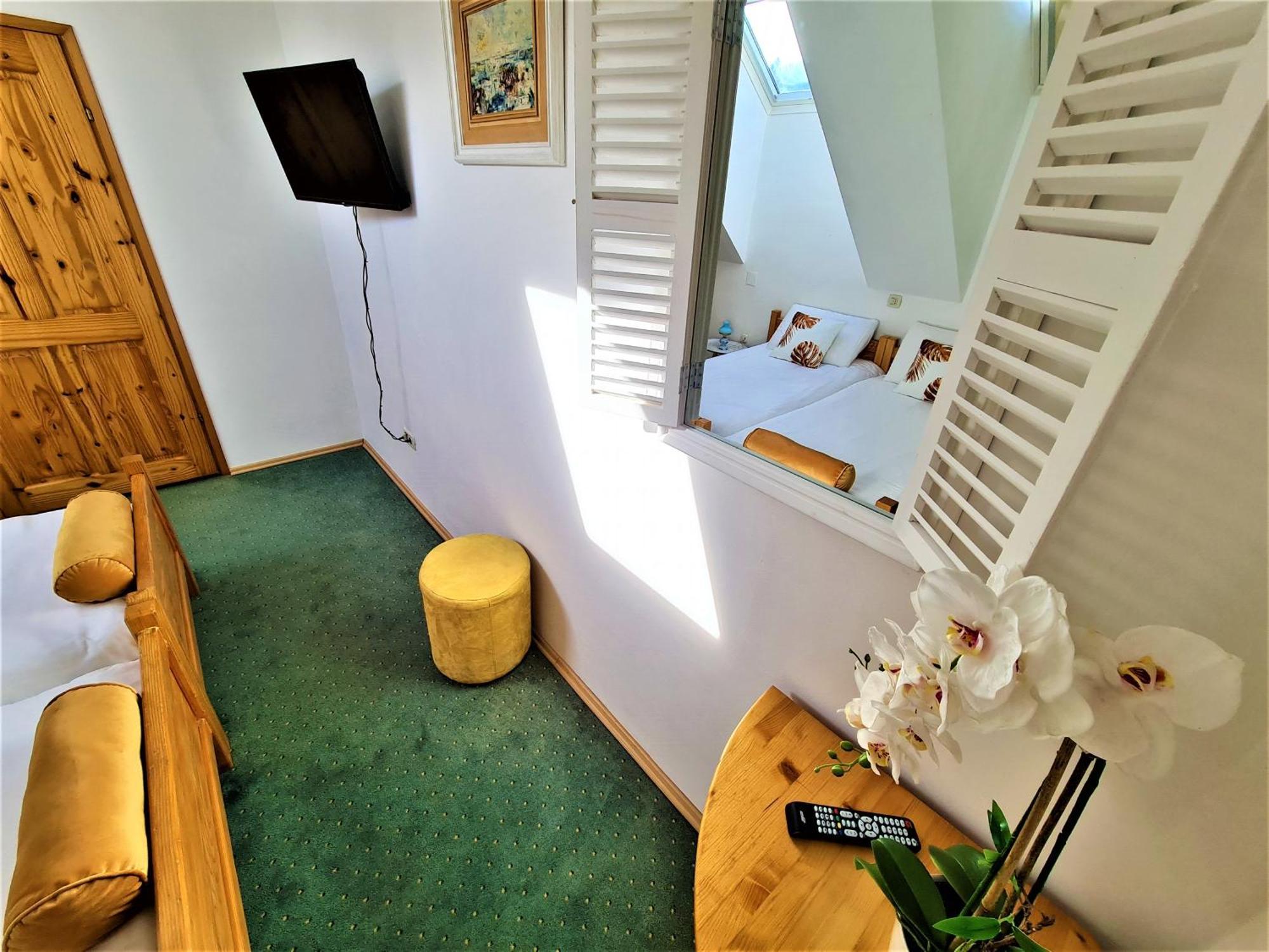 Sobe "Ela" Bed & Breakfast Fuzine Phòng bức ảnh